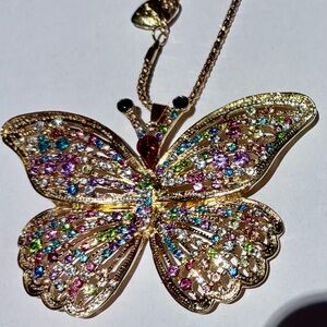 Elegant Gold Rhinestone Butterfly Pendant Necklace